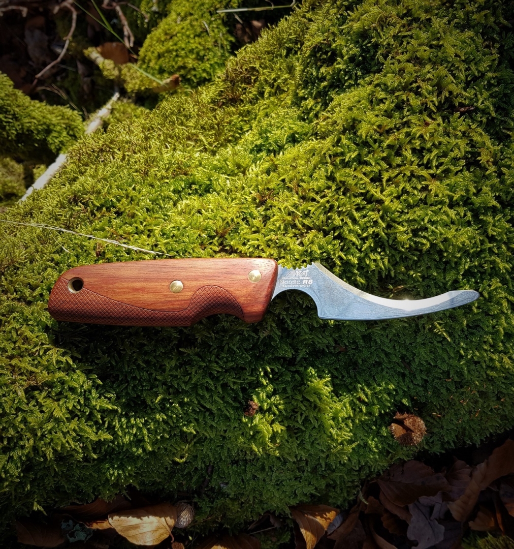 Kniv EKA  Nordic R8